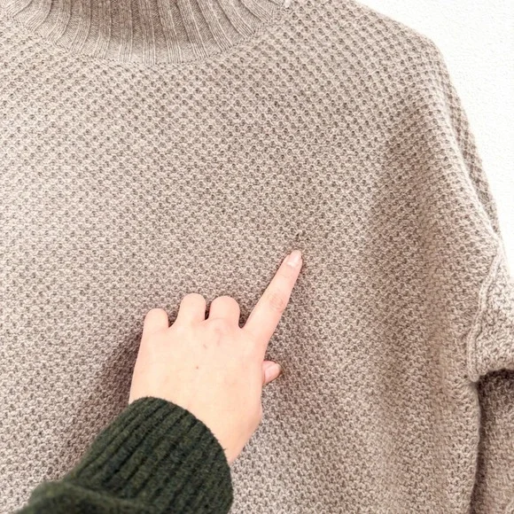 Everlane Oversized 100% Cashmere Boho Preppy Stroopwafel Turtleneck Sweater S - Picture 8 of 9